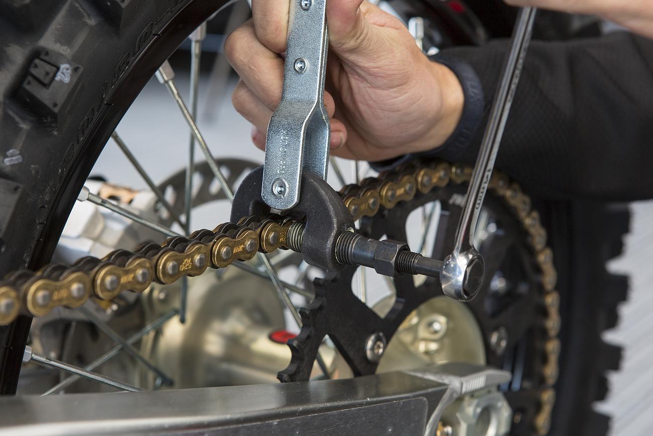 Motion Pro - Folding Chain Breaker