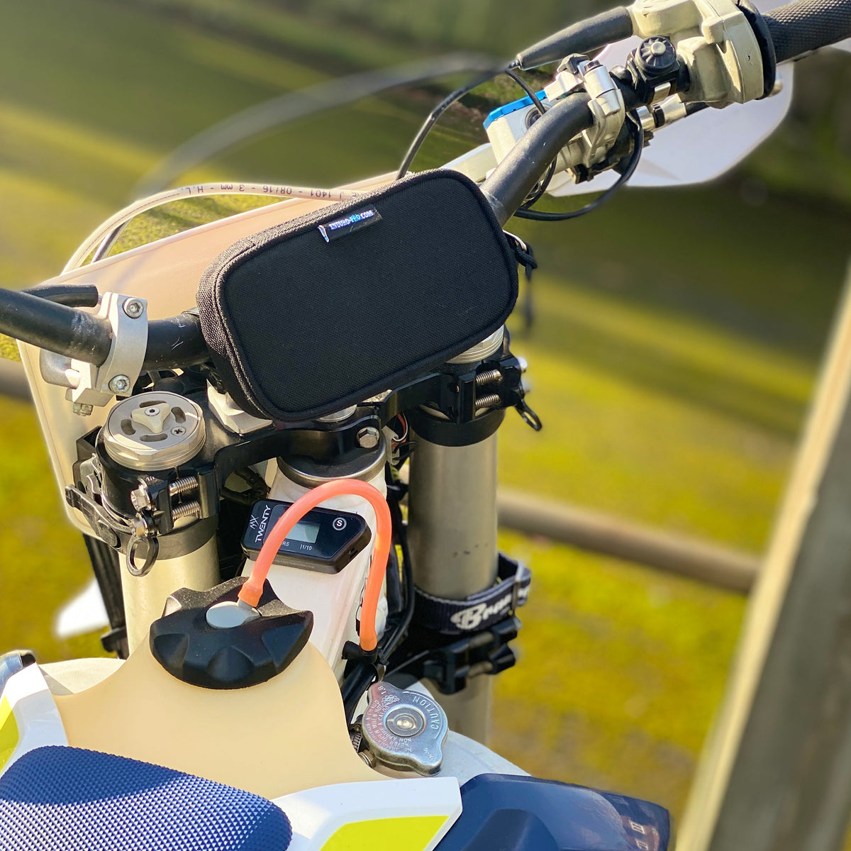 Enduro-Pro Handlebar Bag – Ace Sports